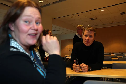 Vaihtaako Aisa Aarnio-Wihuri lennossa estekomiteasta hallitukseen, se nähdään tänään SRL:n syyskokouksessa. Mikael Forsten jatkaa komiteassa.