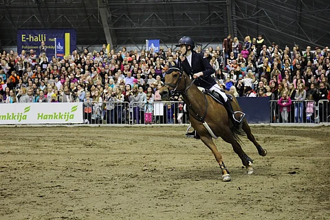 Silja Hyvönen ja Goldstunde F VH Juxschot.