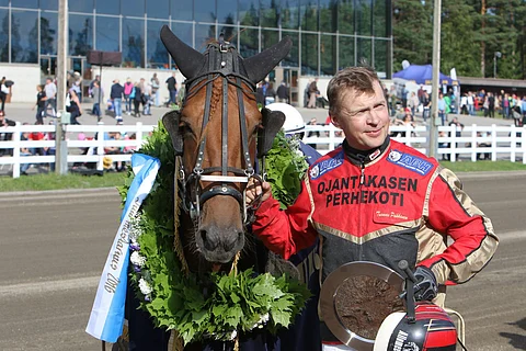 Camri ja Tuomas Pakkanen hallitsivat viime vuonna kylmäveristen Suurmestaruusajoa. Kuva: Satu Pitkänen