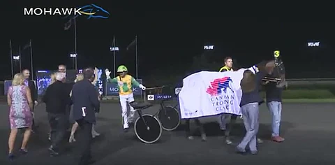 Mohawkissa juhlittiin lauantaina muun muassa Tim Tetrickia ja Bar Hoppingia.