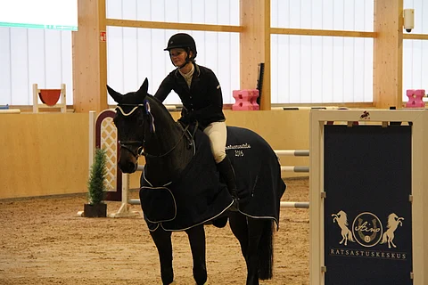 Le Petit Amour voitti ensimmäistä kertaa Ratsastuskeskus Ainossa ratsastetun Laatuarvostelun.