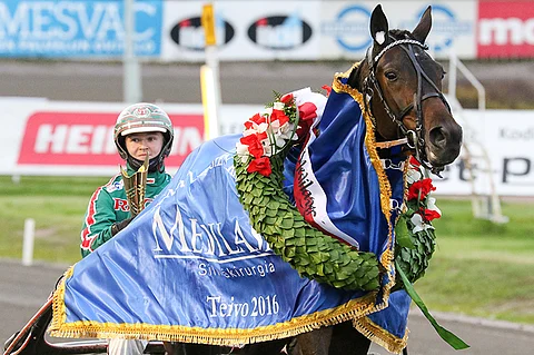 Callela Leonard oli viime vuoden kriteriumissa parrasvaloissa.