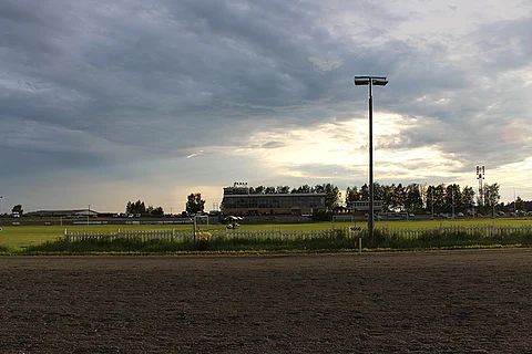 Amatööriohjastajien SM-finaalit polkaistiin käyntiin Ylivieskan ravikeskus Keskisessä.