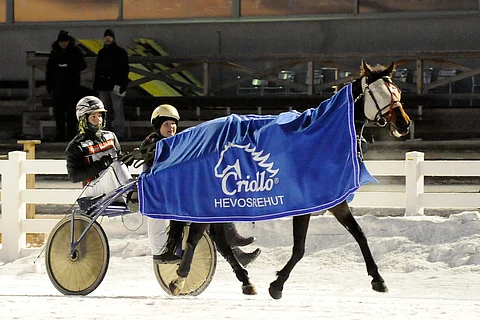Afrodite Lloyd nappasi uransa ensimmäisen Toto76-voiton Oulussa.