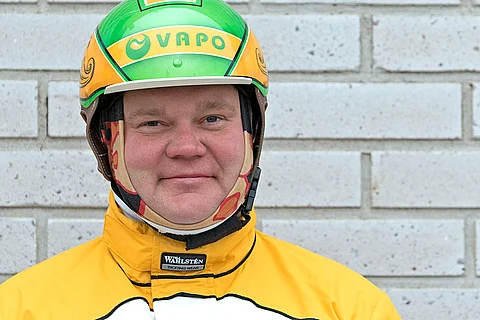 Ideavihjeen varmaksi luotetaan Teemu Okkolinin lahjakas valmennettava Vuaran Suvetar.