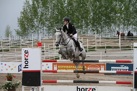 Henna Kaaro ja suurisydäminen Doctro.