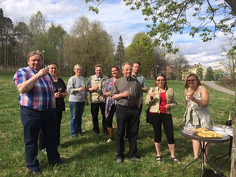 Käpylän kokoontumisajot järjestettiin lauantaina vanhan raviradan viheriöllä.