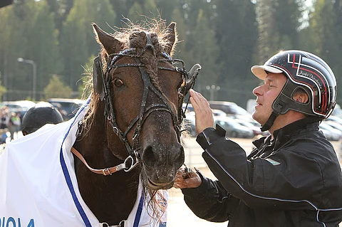 Jyrki Korhosen valmentama Köppinen kohtaa sunnuntainakin Taruntuulen, silloin Riihimäellä. Kuva: Anu Leppänen.