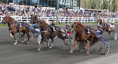 T.T. Avot rynnisti Callexin ja Nooran Vilin välistä voittoon.