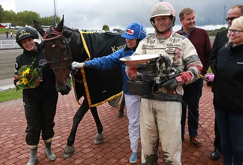 Tapio Perttunen onnistui Lolo Leen kanssa oikeassa paikassa.