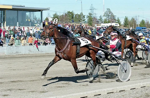 Go Get'm Kempin saavutuksiin kuuluu mm. kuvassa Markku Niemisen kanssa tuleva Number Onen voitto. Kuva Juhani Länsiluoto.