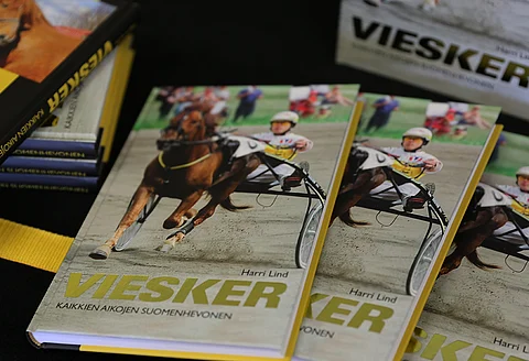 Kuukauden ravurit -äänestys avoinna – äänestäneiden kesken arvotaan Viesker-kirja