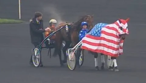 Readly Express Ameriquen voittoseremonioissa. Kuva: HU arkisto