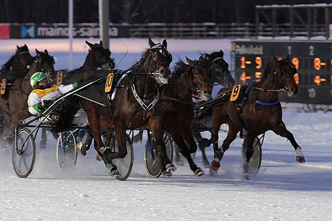 Heikki Laakkosen luotsaaman Ida's Owenin (10) kehityskulku jatkuu. Kuusivuotias haki kauden avausvoiton Lappeenrannasta.