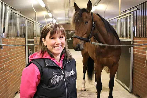 Sanna Kiiski valmentaa vihjerivin toista tukipilaria. Arkistokuva: Anu Leppänen.