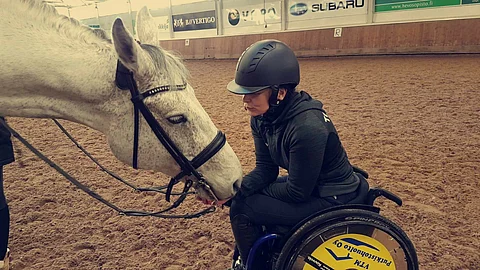 Ratsukon ensimmäisissä yhteisissä kisoissa, ja Legolasin elämän ensimmäisessä para-startissa 3. sija ja 68,4%.