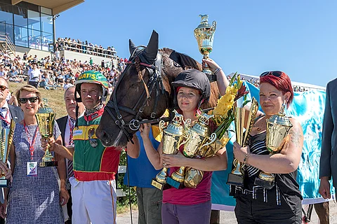 Jani Suonperä ja Landen Paukku voittivat Rovaniemen kuninkuusraveissa kilpailtun Pikkuprinssin SE-ajalla viime elokuussa.