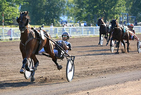 Mika Forssin kannustama Lovely Alexander oli lähdössään totaalisen ylivoimainen.