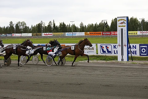 Greytail Eric piti haastajansa kurissa Toto65-avauskohteessa.