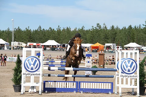 Viimeinen estekin puhtaasti!