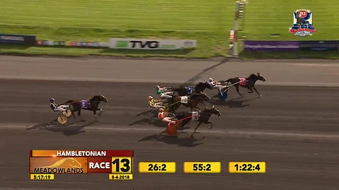 Tamma Atlantalle luovutettiin Hambletonianin finaalin arvokas kiertopalkinto. Kuva Meadowlands live stream