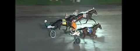 Met's Hall piti voittoon täpärästi ennen ulkoa lujaa kirinyttä Manchegoa. Six Pack jää kolmanneksi. Kuva Vernon live stream