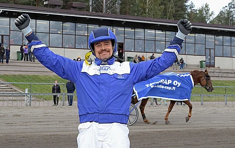 Ville Korjuksen ajo meni Lappeessa nappiin. Sitä kelpasi tuulettaa.