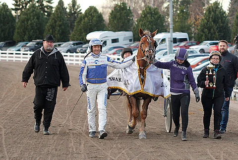 Kansainvälisen menestys lokakuussa vakuutti äänestäjät.
