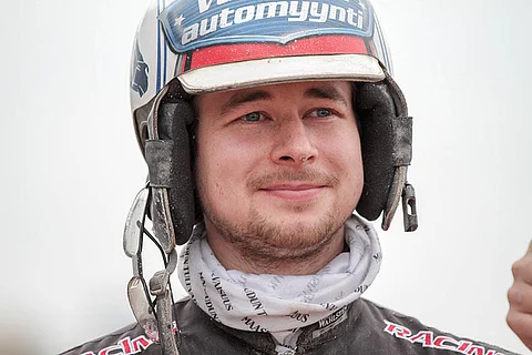 Iikka Nurmosen kelpaa ohjastaa isä-Ossin tallin kovakuntoisia kilpureita.