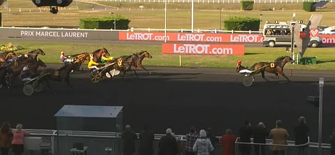 Delia du Pommereux jätti pojat kilpailemaan muista palkinnoista Prix Marcel Laurentissa. (Kuva: Equidia)