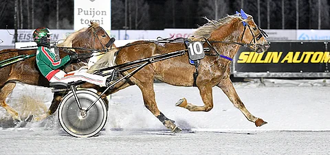 Jukka Torvinen kannusti Puhti-Veikon lopulta varmasti ohi johtaneesta Tupla-Sirosta.