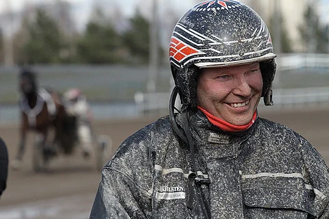 Peter Lindroos ajoi myös Arrowsrainin edellisen voiton viime vuonna Loviisassa.