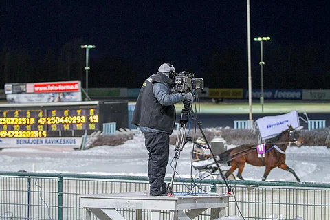 Raveja voi jälleen seurata lauantaisin myös televisiosta. Kuva: Jarno Unkuri