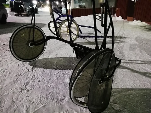 Kärryt menivät uuteen uskoon Kouvolan epätyypillisessä kolarissa.