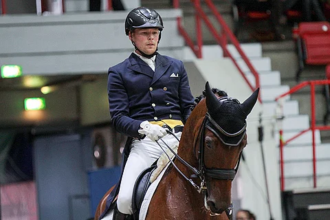 Nyt kulkee! Henri Ruoste ja Rossetti.