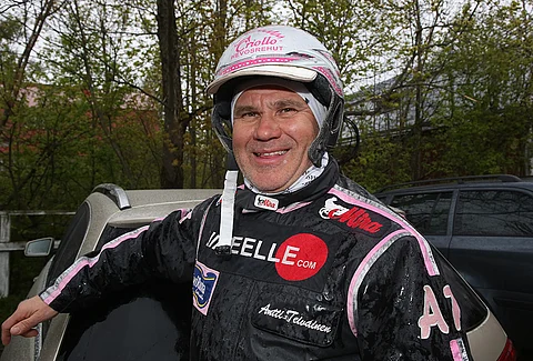 Antti TeivaIsen ohjastaa ideavarma Lassic Pointia.