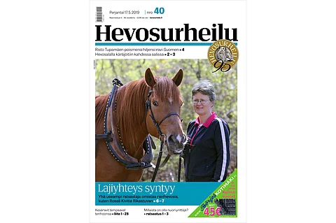 Rikastuvan kanssa poseeraava ratsastaja Rosali Kivitie pitää raviurheilusta. Kannen kuva: Anu Leppänen.