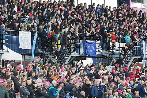 Solvalla on täynnä yleisöä Elitloppet-viikonvaihteessa.