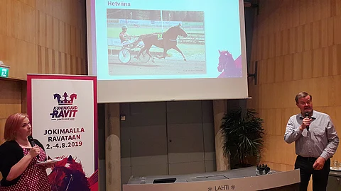 Kuninkuusravivalinnat julkistettiin Lahden Hiihtostadionilla. Kuva: Stiina Ikonen.