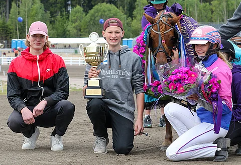 Suomen mestaruus Pomonan kanssa on ohjastaja Oona Halmeen ensimmäinen.