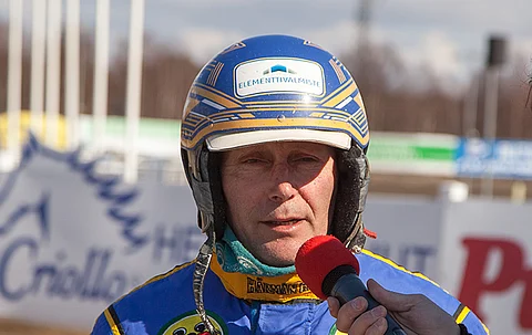 Tapani Salojensaari ohjasti kaksi voittoa Ylivieskan raveissa sunnuntaina.