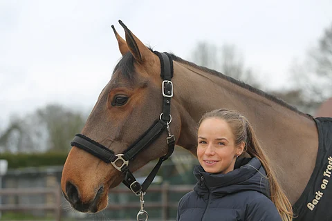 Anna-Julia Kontio pitää nykyään tallia Belgiassa.