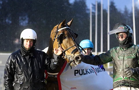 Kari Toivanen ja Ari Moilanen pitävät yllättäjänä voittanutta Korven Tinnitusta.