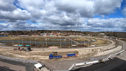 Vermon kavioura on vappuaattona kuin louhos, mutta remontin valmistuttua on rata entistä nopeampi.