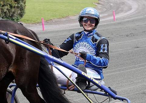 Henna Halme havittelee Zizoulla pikkuyllätystä T86-kierroksen kohteessa 7.