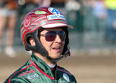 Hannu Torvinen on Hevosurheilun ideavarman Gargamel Sisun ohjissa.