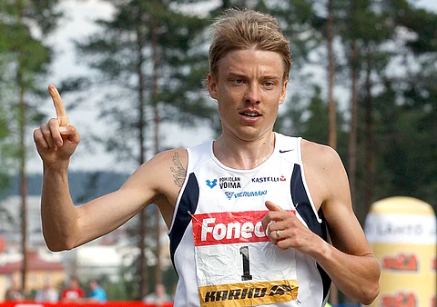 Jukka Keskisalo ei tällä kertaa itse juokse, mutta pyrkii rattailta käsin tarjoamaan Gear Linille mahdollisimman maukkaan juoksun.