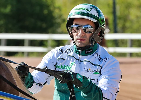 Janne Räisänen taitaa amatööriohjastajamestaruuksissa menestymisen. Kuva: Anu Leppänen.