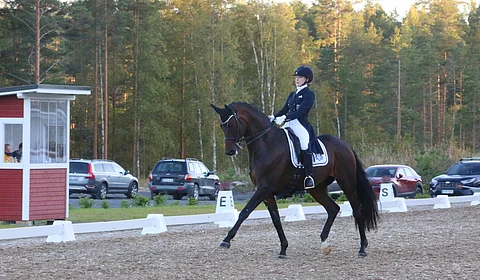 Mea Packalén ja Feuerball, kultamitalistit nuorissa.