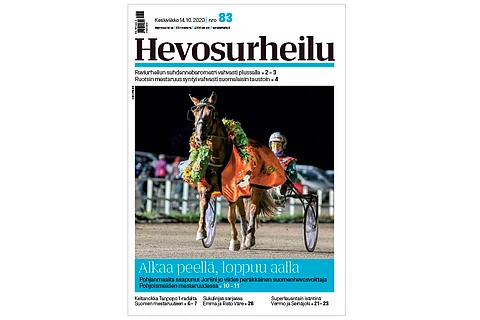 Joriini ja Hannu Hietanen pääsivät kuuntelemaan kansallislaulua PM-voittajina. Kannen kuva: Anu Leppänen